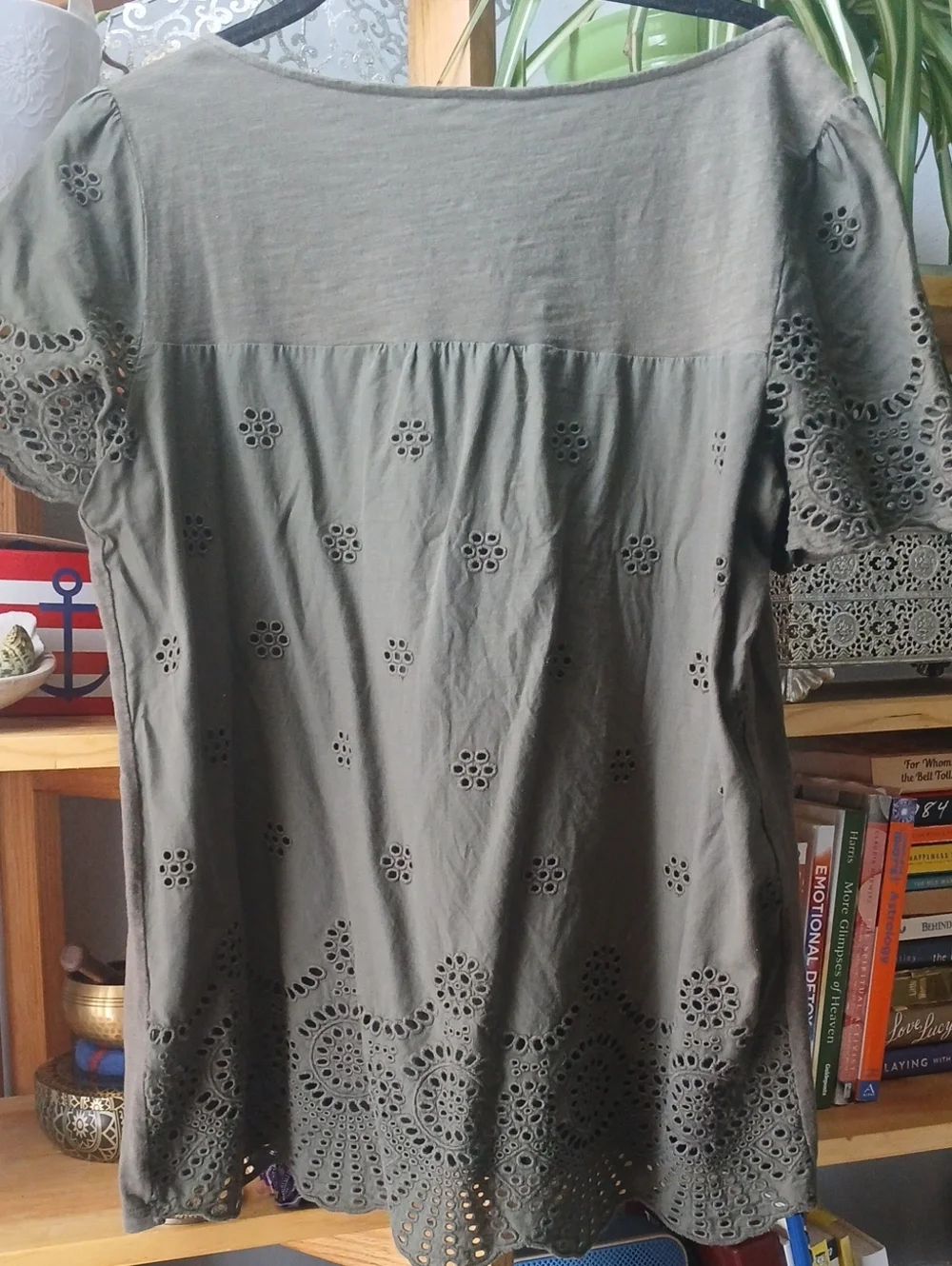 100% Cotton -Sz.10- Olive Eyelet Short Sleeve Tee
